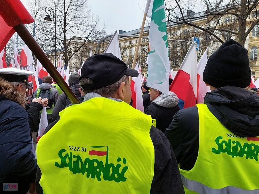 zgodnie , w spokoju, bez wulgaryzmów, bez pijaństwa, bez agresji