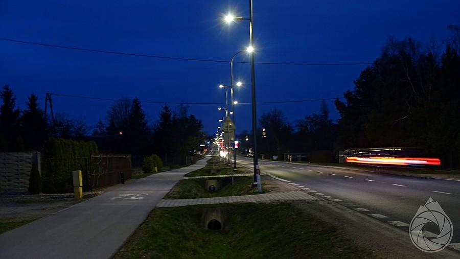 do R-domia wprowadza rowerowo-piesza ciągówka, nawet bez dziur i piachu