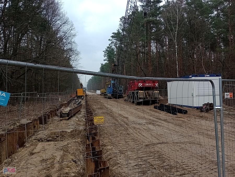 Droga zagrodzona przez budowę gazociągu
