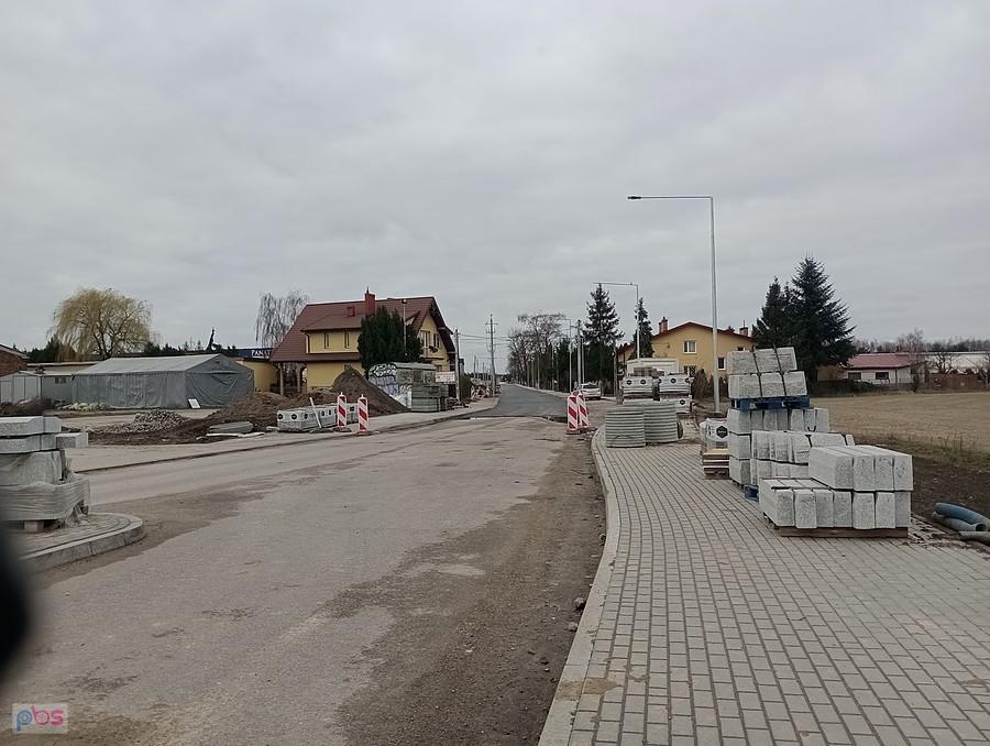 Droga przez Konotopę już przejezdna, dalej nawet z nowym asfaltem