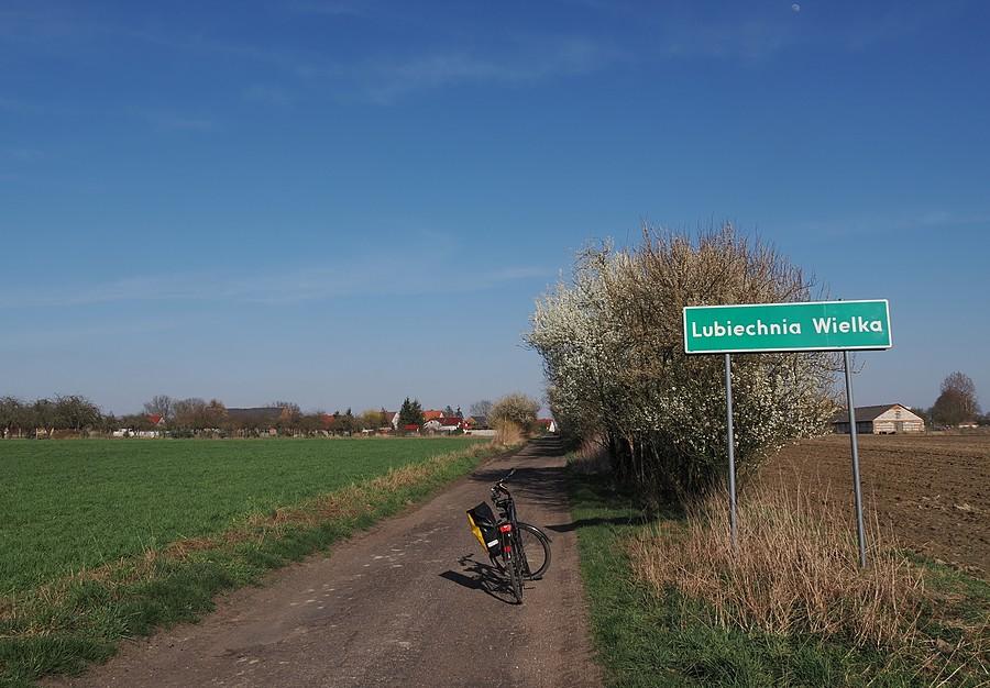 Wiosenny wjazd do Lubiechni Wielkiej