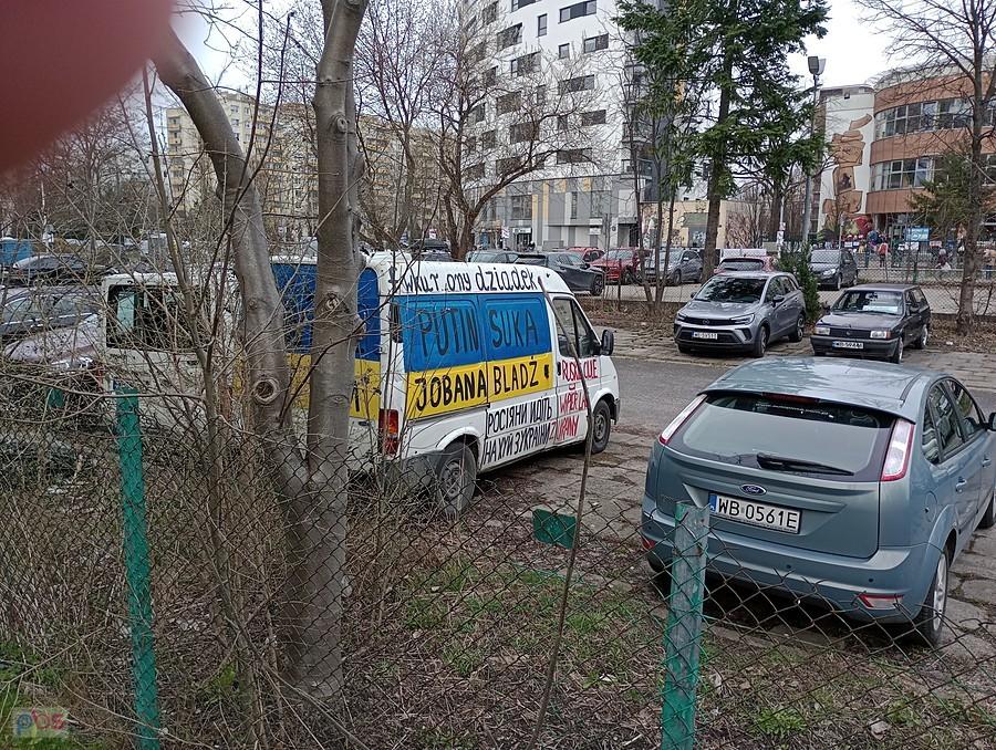 Ciekawie opisany pojazd na parkingu. To zdjęcie już ze spaceru
