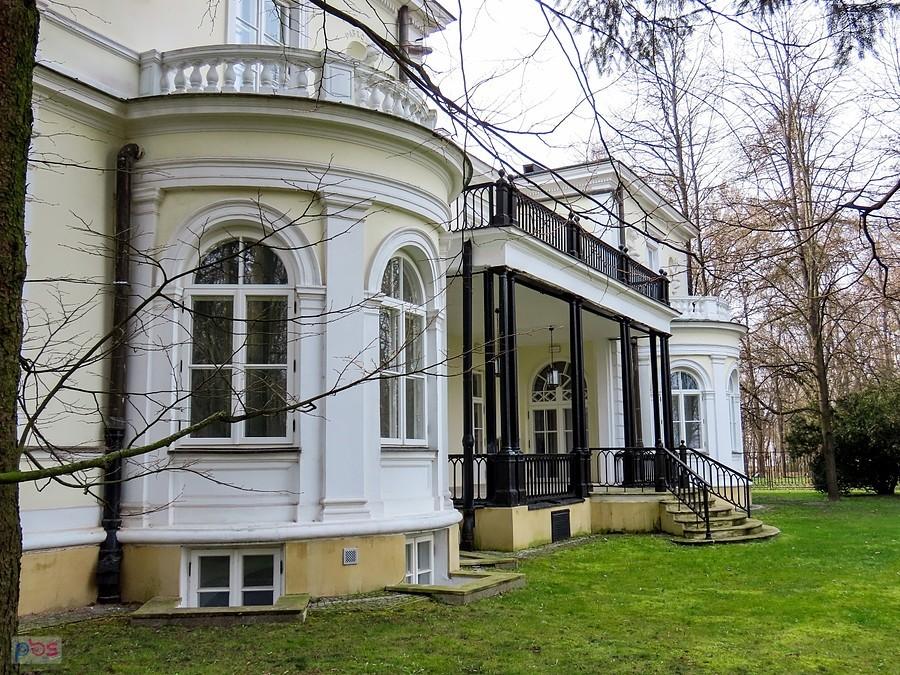 Ursynowski pałac Krasińskich od strony skarpy