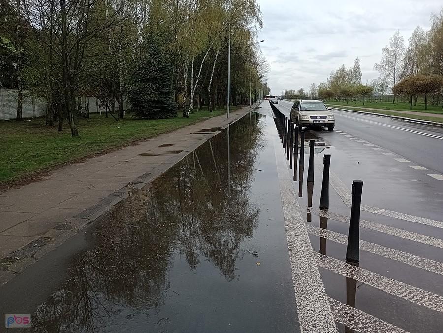 Padało tylko od rana do 14.45, a jaka kałuża
