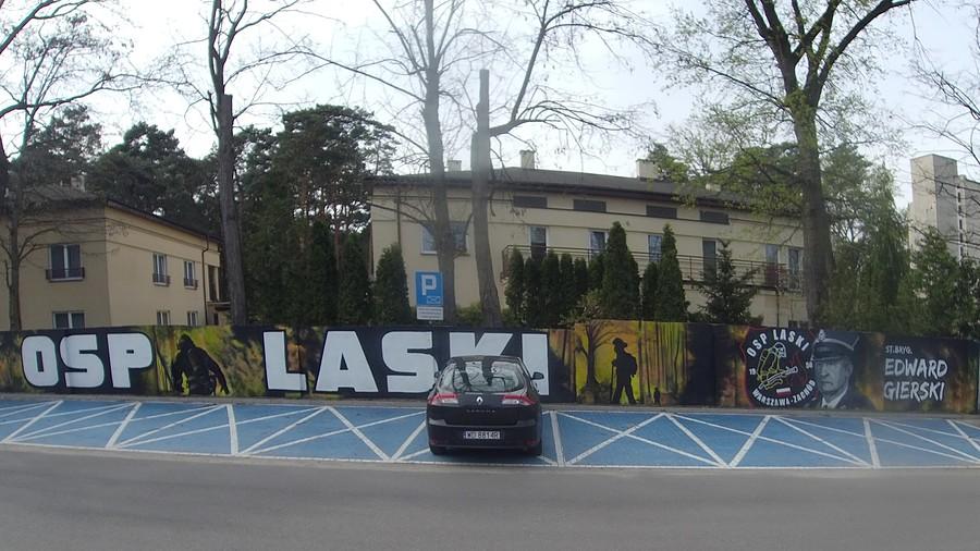 Mural naprzeciwko Ochotniczej Straży Pożarnej w Laskach