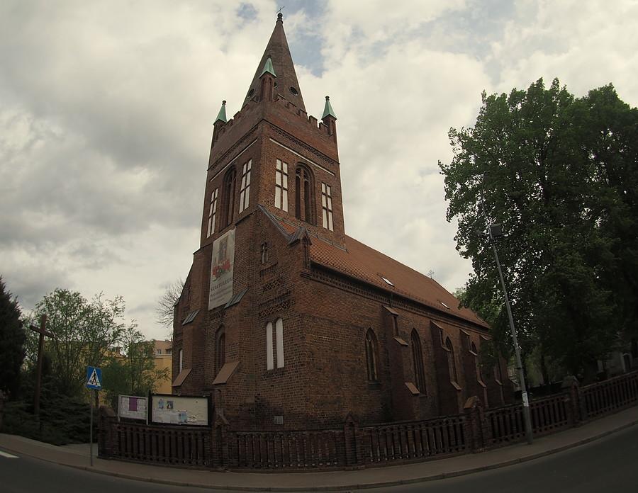 Przed kościołem