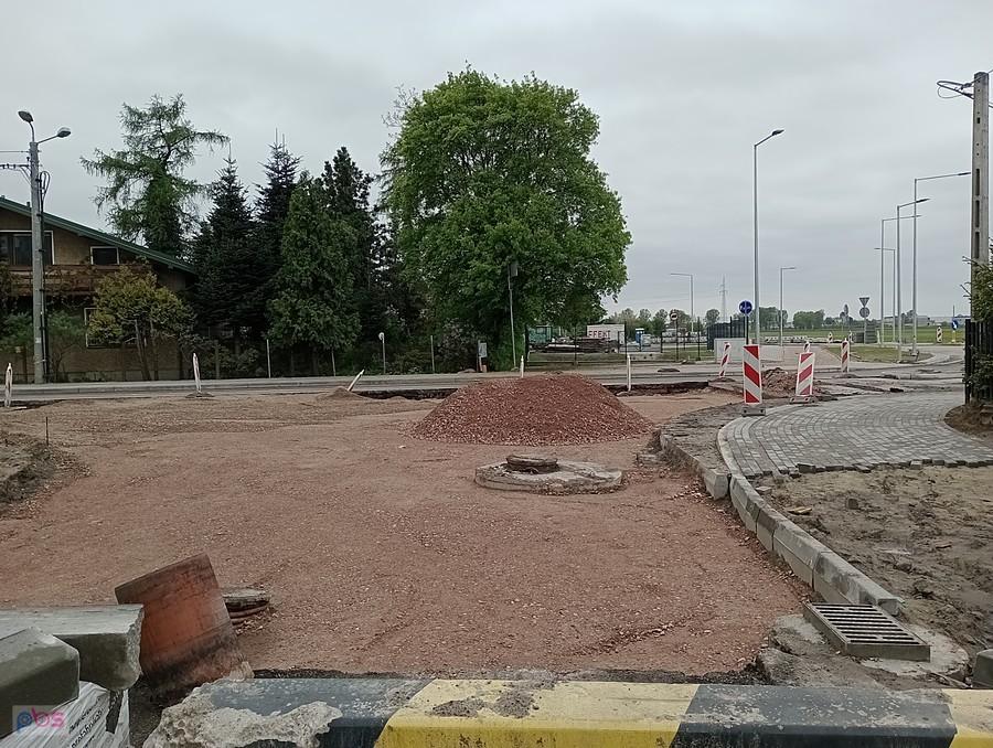 Tor przeszkód, ruszyła wreszcie na nowo budowa ronda w Jawczycach