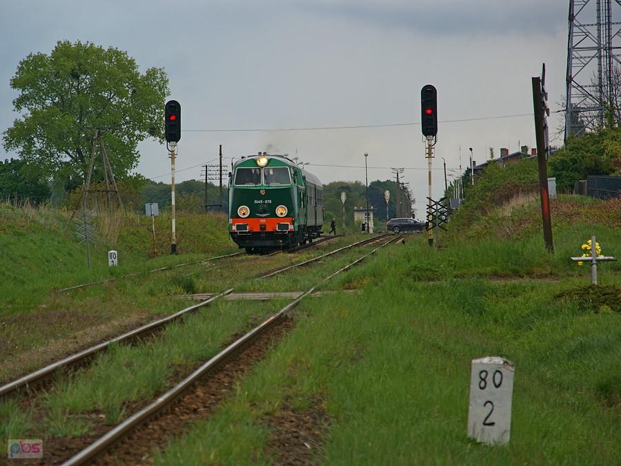 SU45-079 z pociągiem specjalnym ,,Fiatem po Podsudeckiej,, w drodze do Głogówka