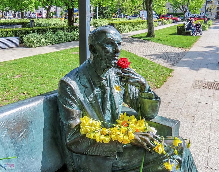 W tym roku oprócz żonkili Jan Karski otrzymał różę