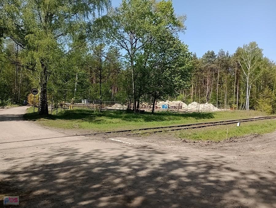 Po drugiej stronie toru budowa gazociągu