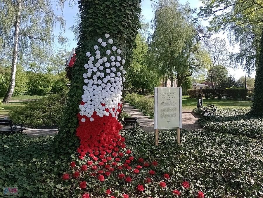 Świąteczna dekoracja na skwerku
