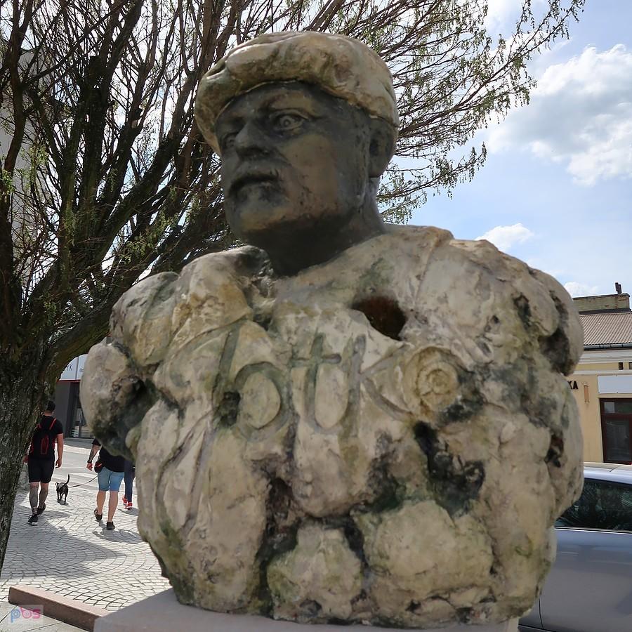 Jedna z rzeźb Jerzego Kędziory