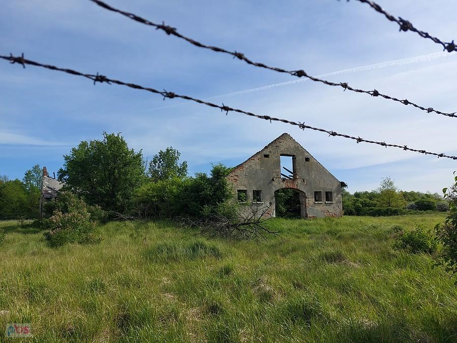 Ruiny w nowym Adamowie