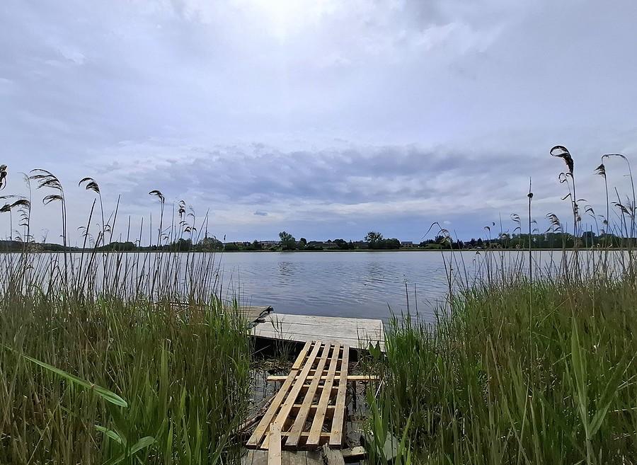 Pomost nad Jeziorem Tomickim