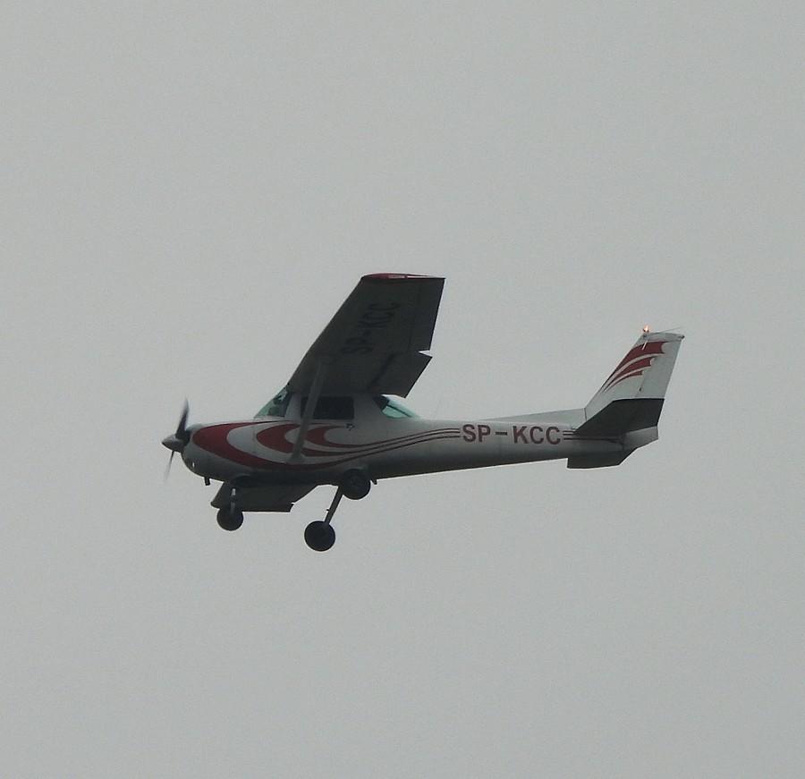 Przelatująca Cessna