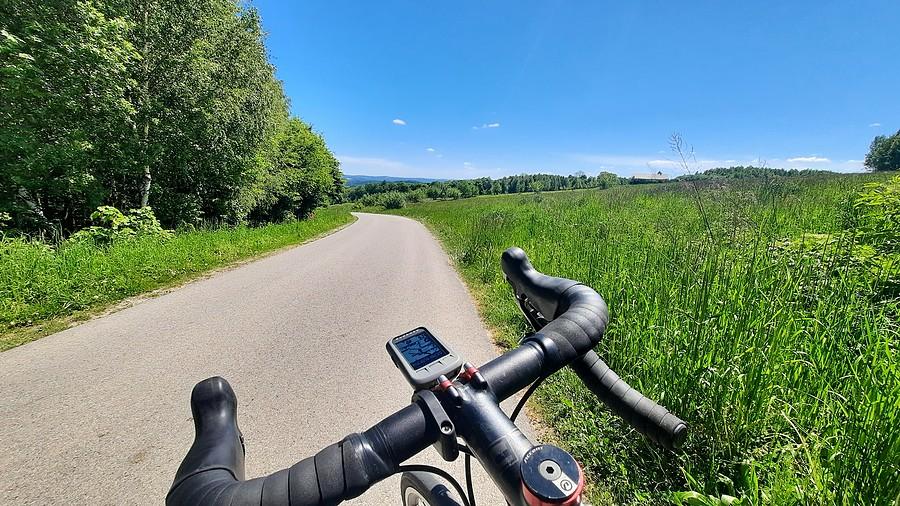 Gdzieś tam czają się górki.