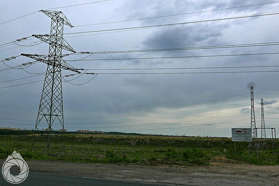 tu na razie jest ściernisko i wyrąb,...ale już powinny lada dzień wyjeżdżać auta elektryczne