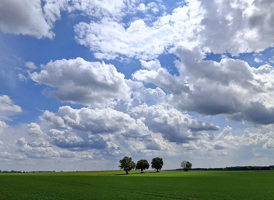 Piękne chmury nad Lisówkami