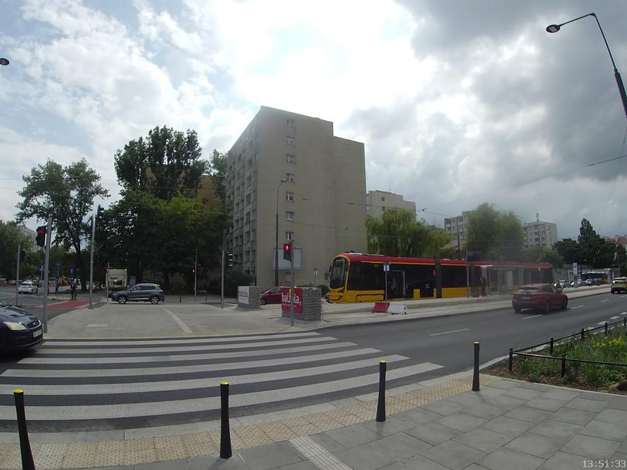 Tramwaj linii 11 z Bemowa na pętli końcowej