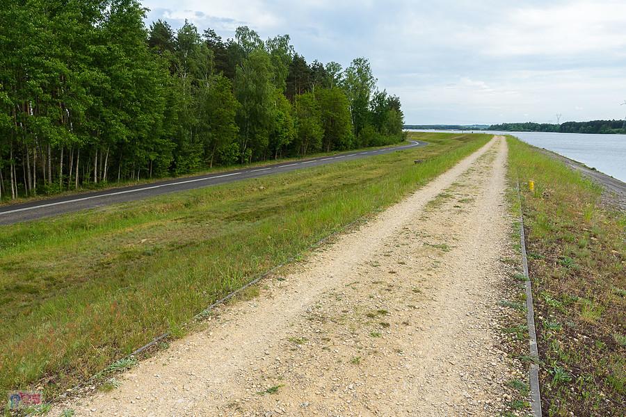 Zbiornik wodny "Poraj" widziany ze wschodniego brzegu w Poraju