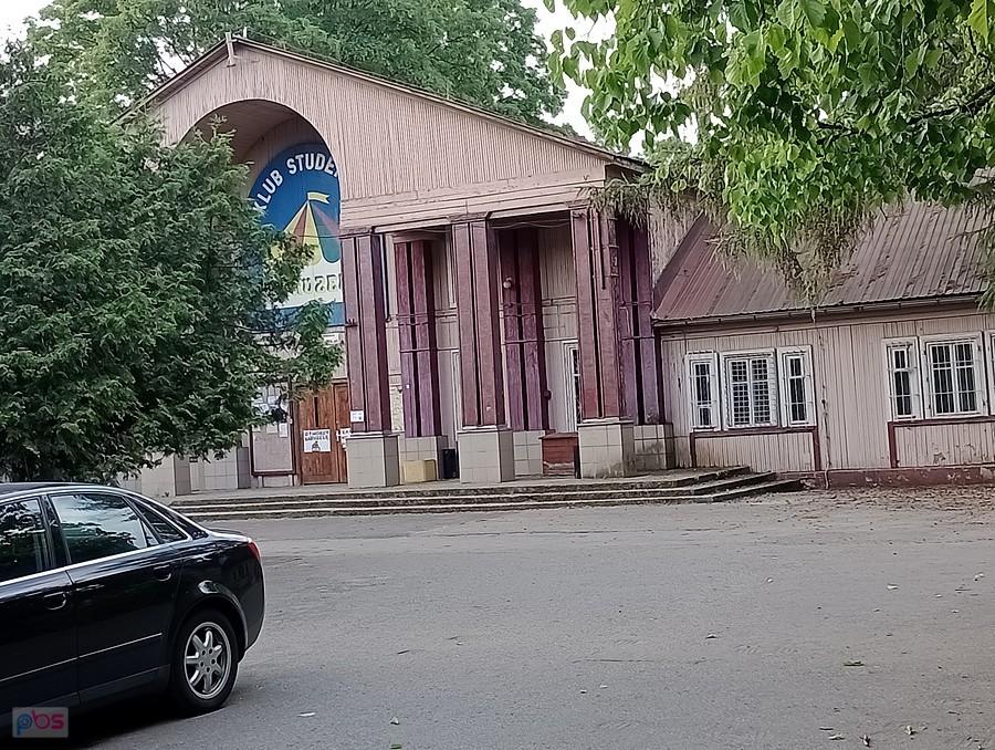 Zamknięty klub studencki Karuzela