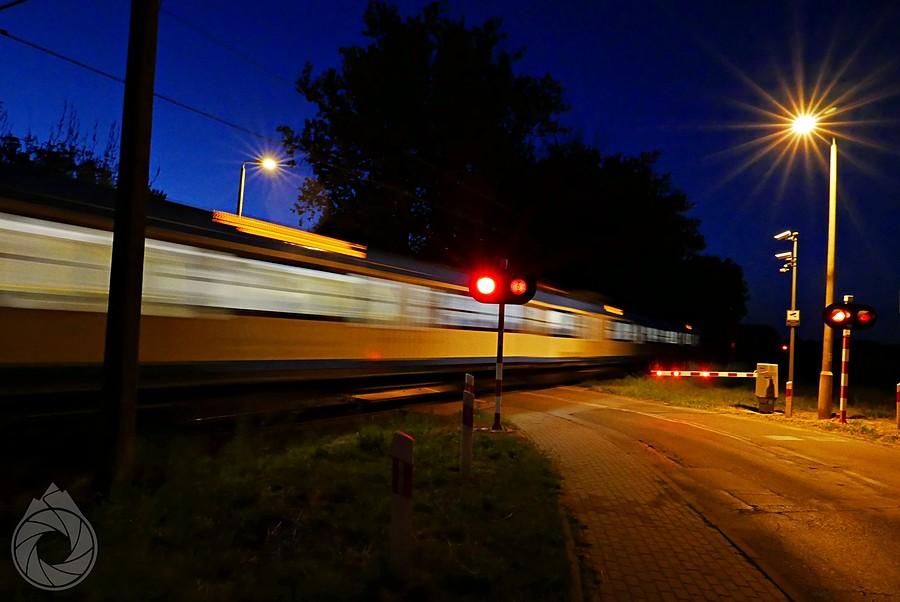 kolejne Koleje Śląskie na jednym z niezamykanych przejazdów