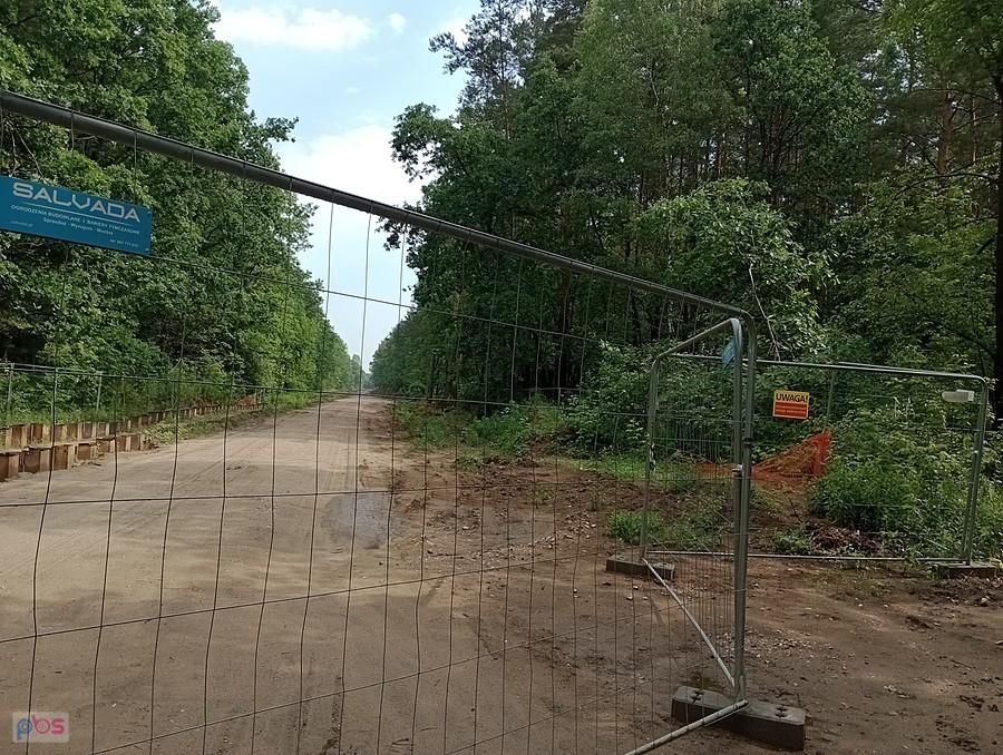 Na tym odcinku budowa gazociągu wygląda na skończoną. Może niedługo otworzą drogę przez las