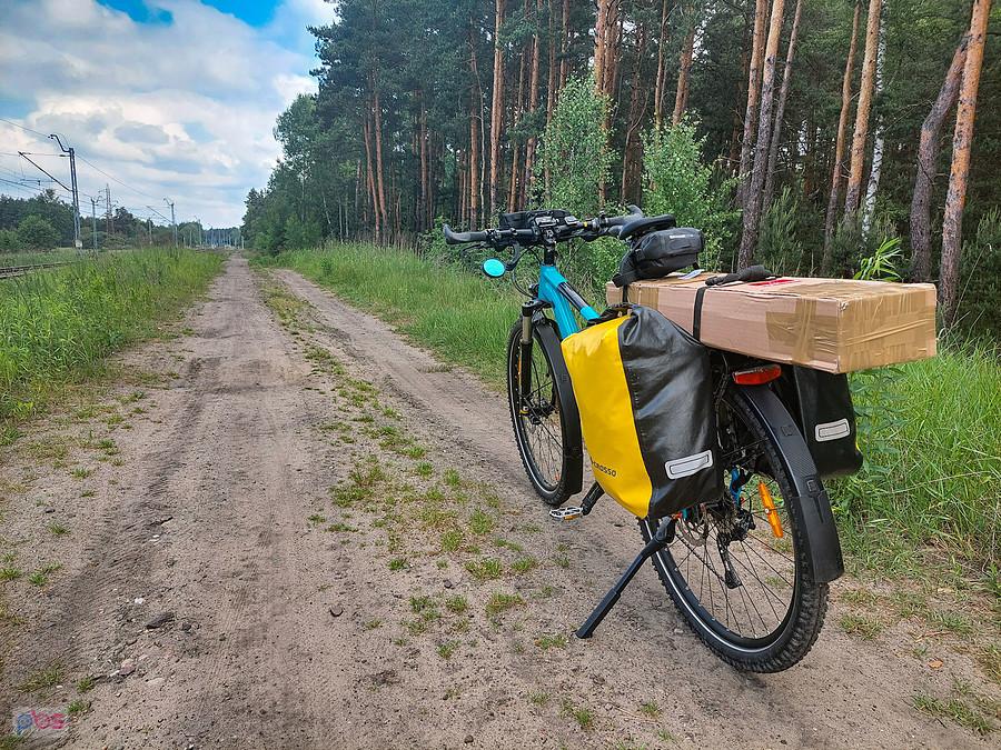 Cube w transportowej roli - droga wzdłuż linii kolejowej pomiędzy Żarkami-Letniskiem a Masłońskim/Ostrowem