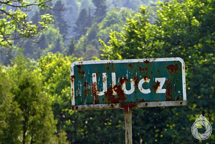 asfalt nowy, ale tablica dalej zabiedzona