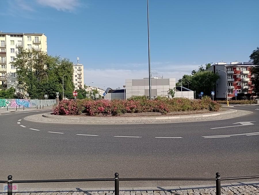 Rondo z różami na Sacharowa