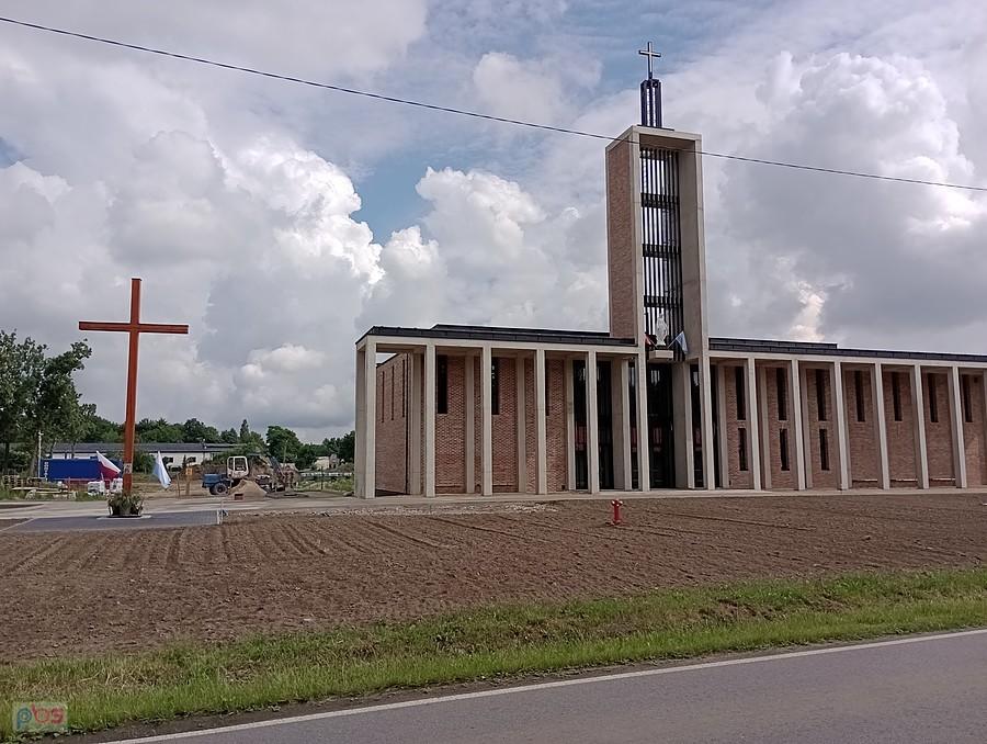 Kościół w Szeligach od frontu