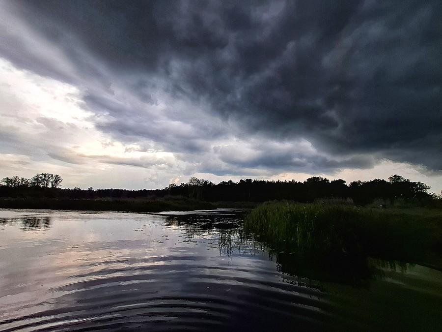 Port Radzewice przed burzą