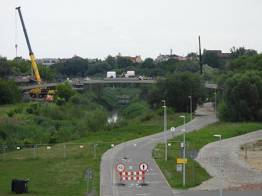 Wciąż budują i blokują