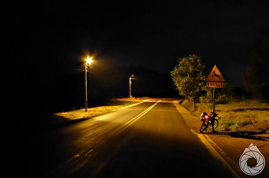 nocą gdzieś nad Smykowem pod latarniami