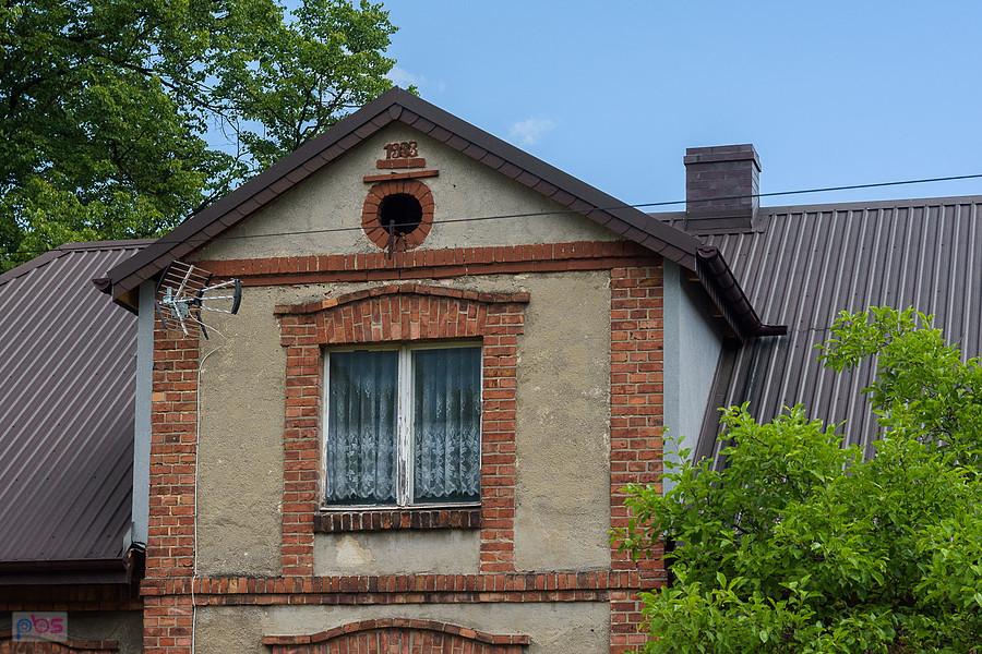 Stary dom przy ul. Fabrycznej - Mochła