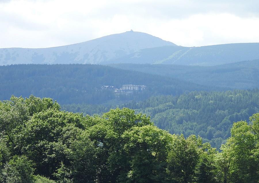Ledwo widoczne Karkonosze