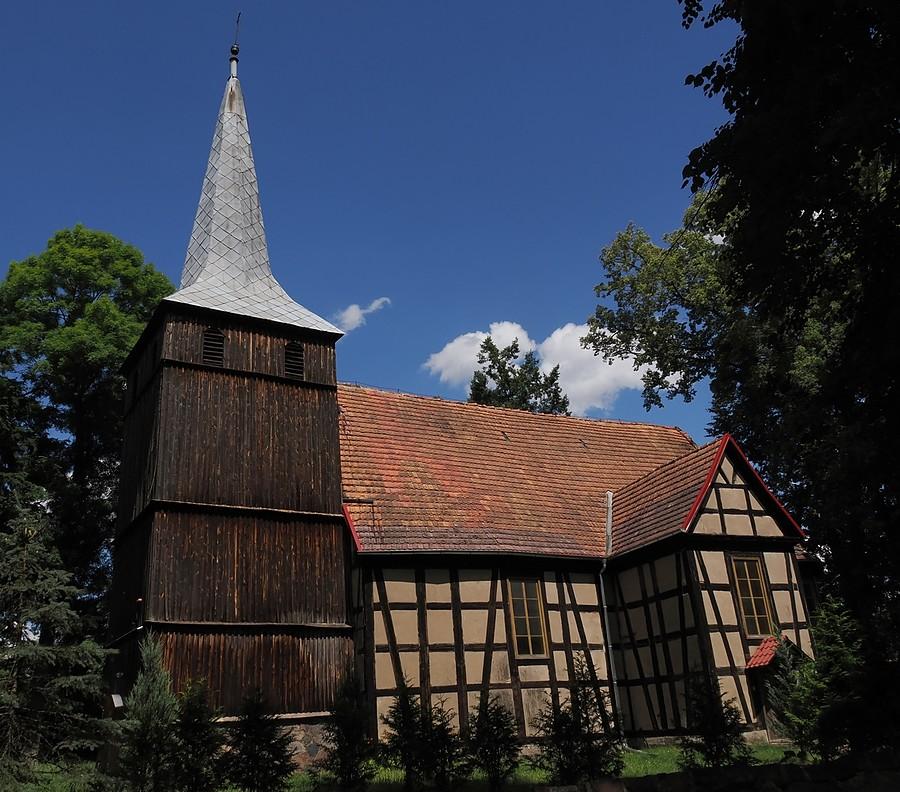 Kościół pod wezwaniem NMP Różańcowej, szachulcowy, z XVII/XVIII wieku w Pniowie