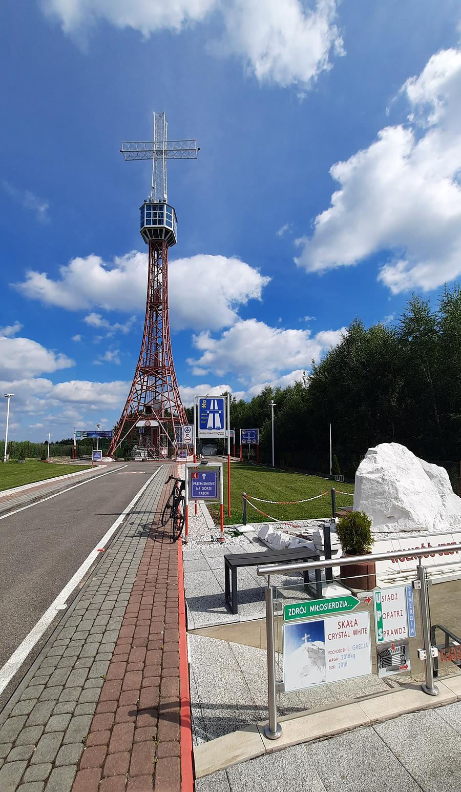 Krzyż 3 tysiąclecia koło Ropczyc.