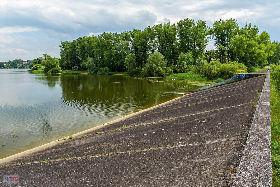 Zalew Przeczyce widziany z małej tamy - Boguchwałowice