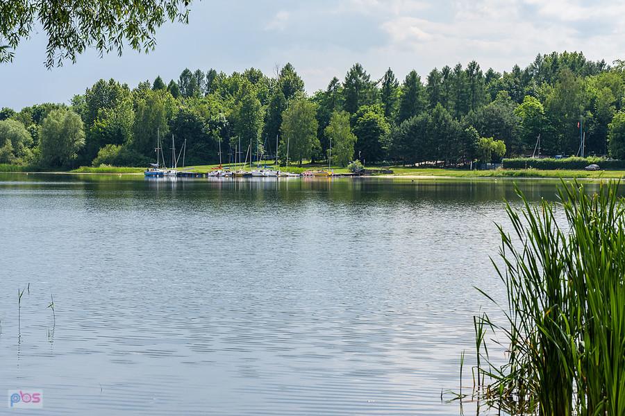Zalew Przeczyce - widok z brzegu przy ul. Nadbrzeżnej - Boguchwałowice