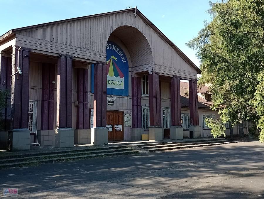 Zamknięty klub studencki Karuzela