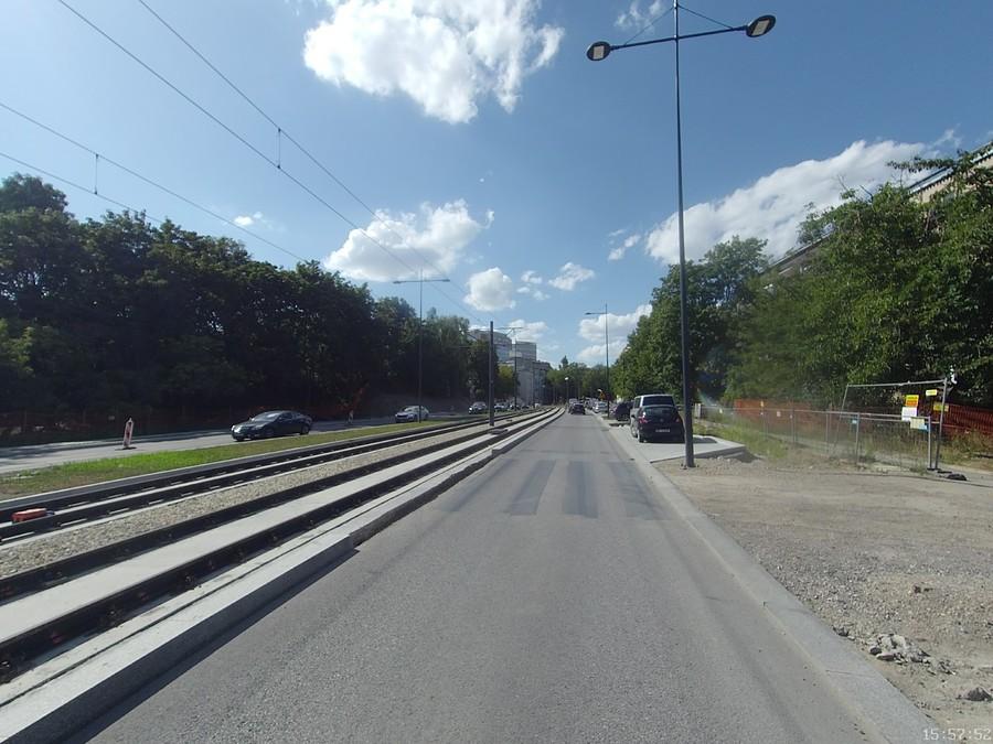 Spacerowa pod górę były dwa pasy, jest jeden #tramwajdowilanowa