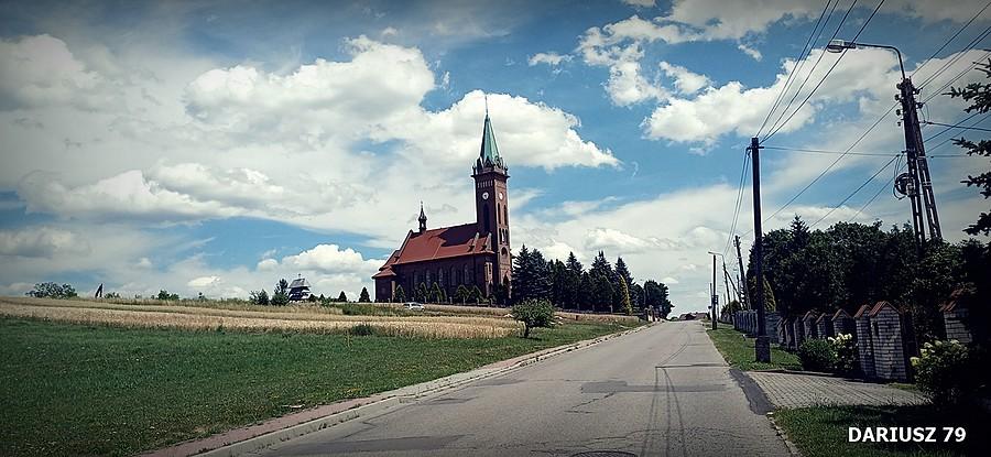 Błedów - Parafia rzymskokatolicka Trójcy Przenajświętszej