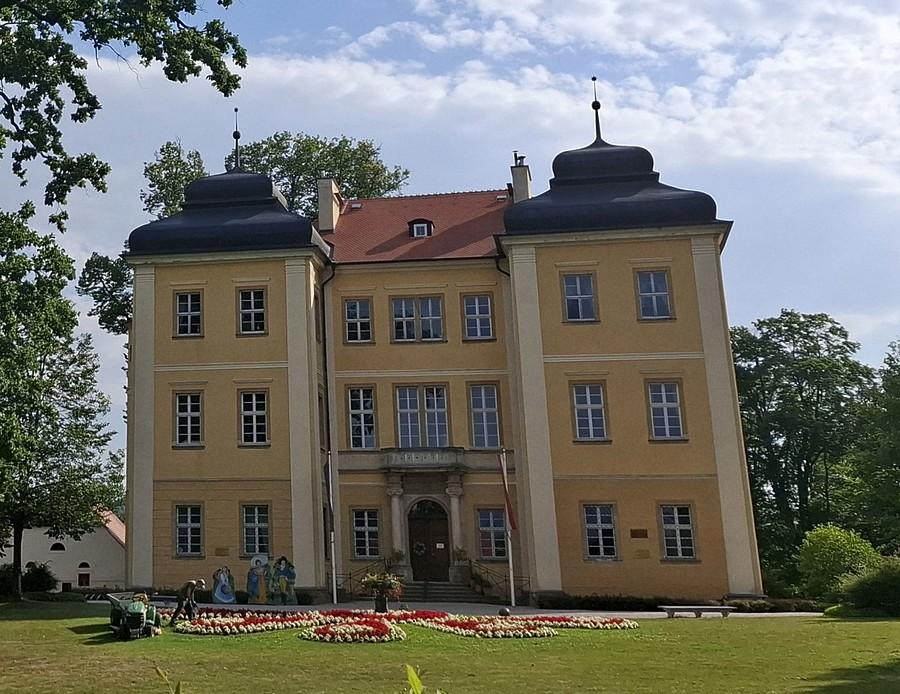 Pałac Łomnica