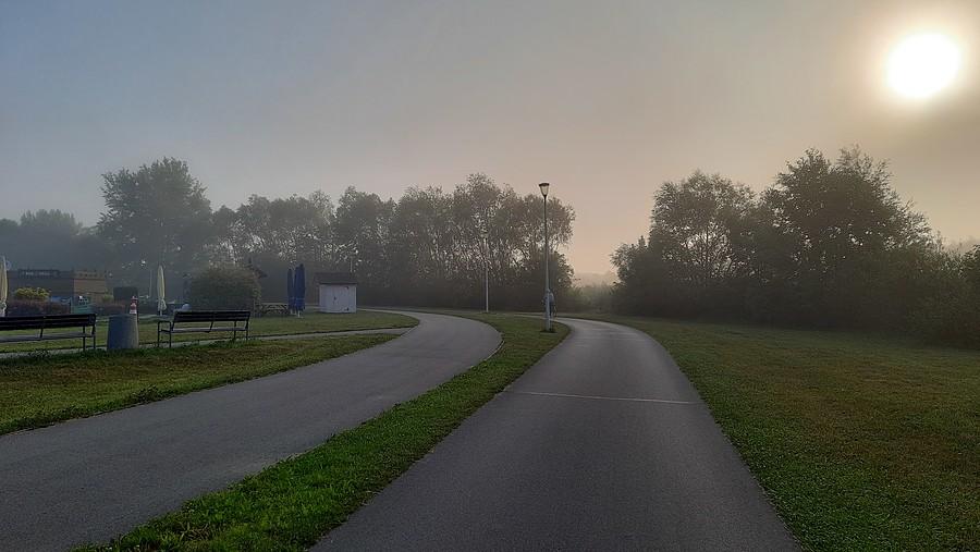 Troszkę mgły z rana.