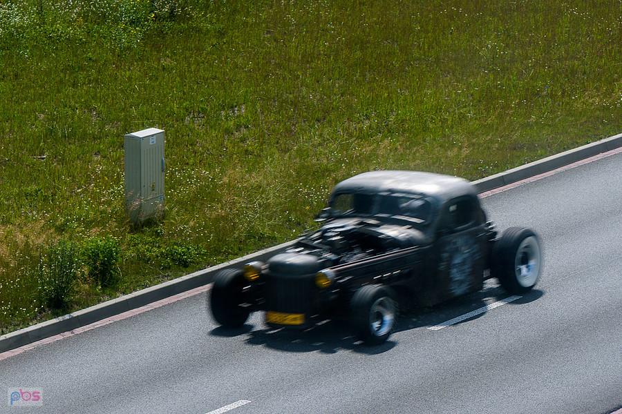 Trafił się hot-road, rat road truck z kabiną od ciężarówki Ził 157, niestety nie byłem przygotowany i trochę się rozmazał.