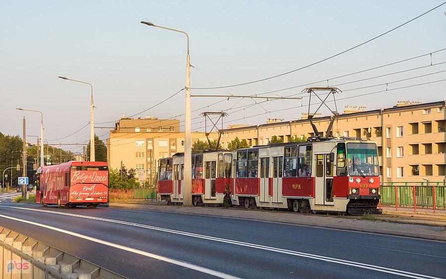 Mijanka na wiadukcie al. Pokoju - Solaris Urbino 12 #060 oraz 105Na #613 + #614