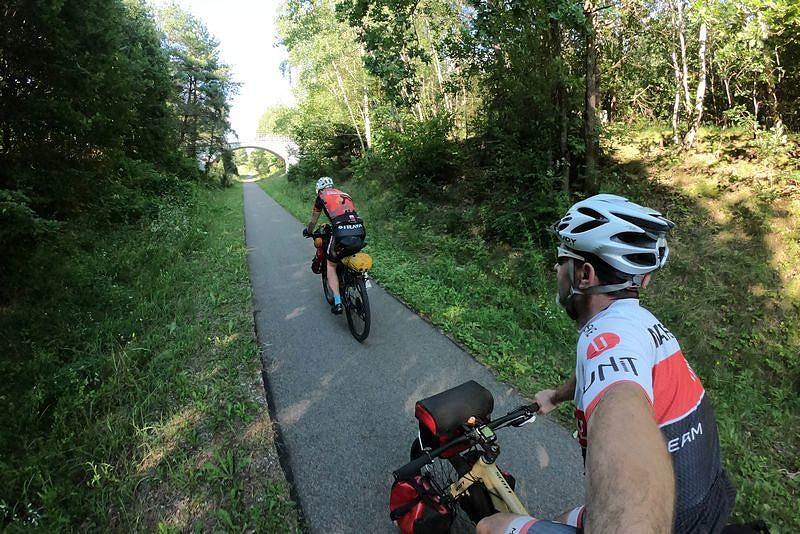 Ponad 10km przyszło nam jechać taką pokolejową rowerówką