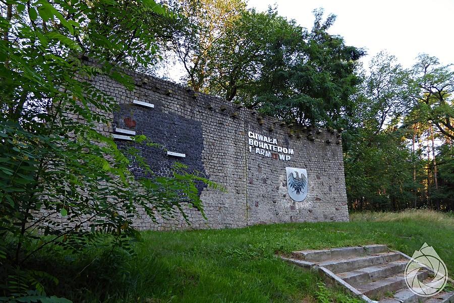 ściana zwycięstwa nad Gozdowicami