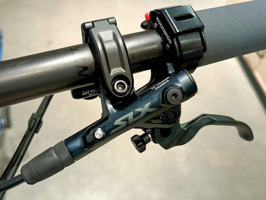 Nowe hamulce Shimano SLX: klamka.